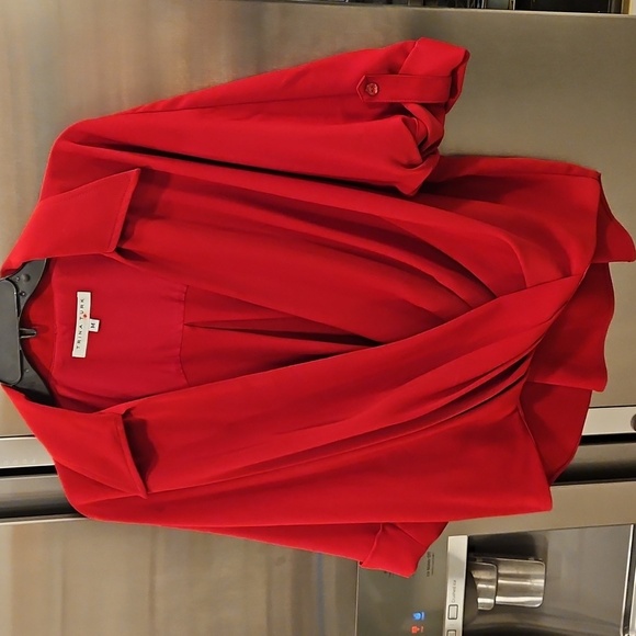 💕TRINA TURK💕 Draped High-Low Concourse Blouse ~ Reina Red Medium NWOT - Picture 5 of 11